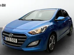 Ljusblå Begagnad 2016 Hyundai i30 Premium Halvkombi | 139 900 kr (Marknadspris)