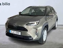 Grön Begagnad 2025 Toyota Yaris Cross SUV | 299 900 kr