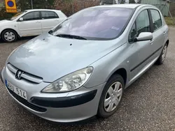 Ljusgrå (grå) Begagnad 2004 Peugeot 307 Halvkombi | 19 500 kr (Marknadspris)