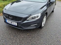Grå Begagnad 2018 Volvo V60 Standard Kombi | 220 000 kr