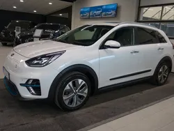 Vit Begagnad 2019 Kia e-Niro Advance SUV | 209 000 kr (Bra pris)
