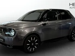Ljusgrå (grey) Begagnad 2020 Honda e Advance Halvkombi | 169 900 kr (Marknadspris)