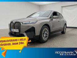 Grå Begagnad 2022 BMW iX Sport Line SUV | 454 800 kr (Marknadspris)