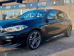Svart Begagnad 2020 BMW 120 M Sport Halvkombi | 229 900 kr (Marknadspris)