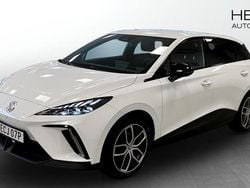 Vit (white) Begagnad 2023 MG MG4 EV Luxury Halvkombi | 429 990 kr