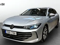 Silver (oyster silver metallic) Begagnad 2024 VW Passat Business Kombi | 369 900 kr (Dyr)