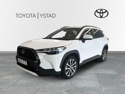 Vit Begagnad 2023 Toyota Corolla Cross Style SUV | 369 000 kr (Marknadspris)