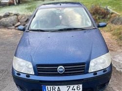Blå Begagnad 2004 Fiat Punto Dynamic Halvkombi | 19 500 kr