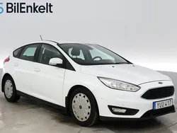 Vit Begagnad 2017 Ford Focus Trend Halvkombi | 109 900 kr