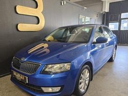 Blå Begagnad 2013 Skoda Octavia Ambition Halvkombi | 97 900 kr (Marknadspris)