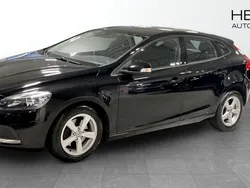 Svart (black) Begagnad 2014 Volvo V40 Kinetic Kombi | 145 900 kr (Marknadspris)