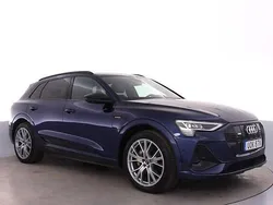Navarrablå metallic Begagnad 2021 Audi e-tron S-Line SUV | 419 000 kr (Marknadspris)