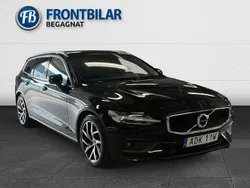 Svart Begagnad 2019 Volvo V60 Momentum Kombi | 264 900 kr (Marknadspris)