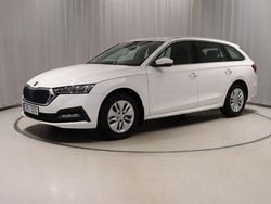 Vit Begagnad 2023 Skoda Octavia G-TEC Kombi | 269 900 kr (Marknadspris)