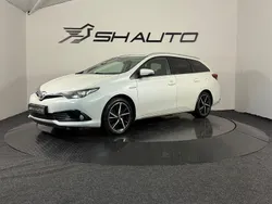 Vit Begagnad 2017 Toyota Auris Touring Sports Comfort Kombi | 139 900 kr (Marknadspris)
