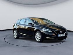 Svart Begagnad 2012 Volvo V40 Summum Halvkombi | 119 000 kr (Marknadspris)