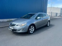 Grå Begagnad 2011 Opel Astra Enjoy Kombi | 39 900 kr (Marknadspris)