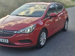 Röd Begagnad 2016 Opel Astra Enjoy Halvkombi | 110 000 kr (Marknadspris)