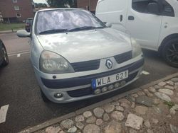 Grå Begagnad 2005 Renault Clio II Halvkombi | 9 900 kr (Superpris)