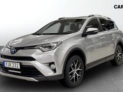 Silver Begagnad 2017 Toyota RAV4 Hybrid SUV | 229 900 kr (Bra pris)