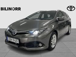 Mörkgrå Begagnad 2017 Toyota Auris Touring Sports Edition Kombi | 119 900 kr (Marknadspris)
