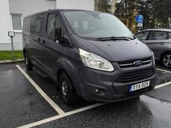 Grå Begagnad 2013 Ford Tourneo Custom Ghia Minibuss | 139 000 kr