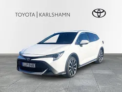 Vit Begagnad 2023 Toyota Corolla SUV | 254 900 kr (Marknadspris)