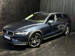 Mörkblå Begagnad 2021 Volvo V60 CC Kombi | 269 500 kr (Bra pris)