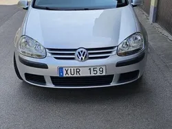 Silver Begagnad 2006 VW Golf V Halvkombi | 33 900 kr (Marknadspris)