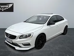 Vit Begagnad 2014 Volvo S60 R-Design Sedan | 129 900 kr (Marknadspris)