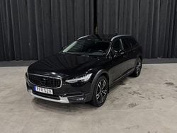Svart Begagnad 2017 Volvo V90 CC Inscription Kombi | 289 900 kr (Marknadspris)