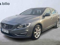 Grå Begagnad 2017 Volvo V60 Kombi | 179 900 kr