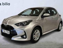 Silver Begagnad 2025 Toyota Yaris Hybrid Halvkombi | 249 900 kr
