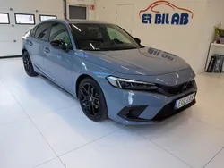 Mörkgrå Begagnad 2023 Honda Civic Hybrid Halvkombi | 359 900 kr (Lite dyr)