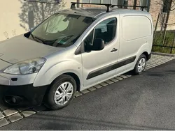 Grå Begagnad 2011 Peugeot Partner Minibuss | 57 000 kr (Dyr)