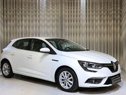 Vit Begagnad 2017 Renault Mégane IV Halvkombi | 129 900 kr (Marknadspris)