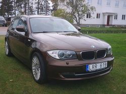 Brun Begagnad 2011 BMW 118 Comfort Edition Halvkombi | 75 000 kr (Marknadspris)