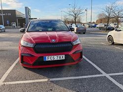 Svart Begagnad 2022 Skoda Enyaq iV SportLine SUV | 219 000 kr (Bra pris)