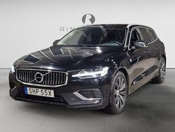 Svart Begagnad 2021 Volvo V60 Kombi | 209 900 kr (Marknadspris)