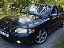 Svart Begagnad 2005 Volvo S60 Kinetic Sedan | 39 900 kr (Marknadspris)