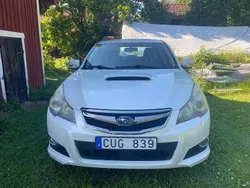 Vit Begagnad 2010 Subaru Legacy Sedan | 42 000 kr (Marknadspris)