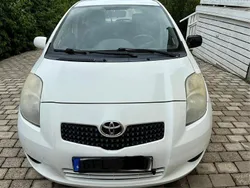 Vit Begagnad 2006 Toyota Yaris Halvkombi | 12 000 kr (Superpris)