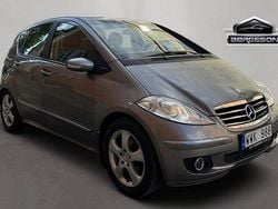 Ljusgrå (grå) Begagnad 2005 Mercedes A200 Avantgarde Halvkombi | 29 900 kr (Marknadspris)