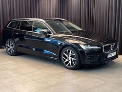 Svart Begagnad 2019 Volvo V60 Momentum Kombi | 259 500 kr (Marknadspris)