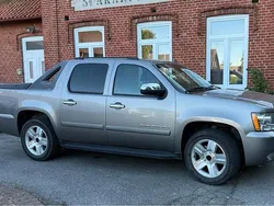 Grå Begagnad 2008 Chevrolet Avalanche LTZ Sedan | 95 000 kr