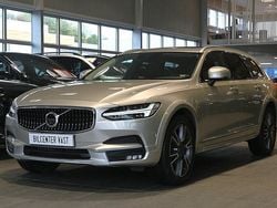 Ljusbrun (luminous sand metallic) Begagnad 2017 Volvo V90 CC Pro Kombi | 329 000 kr (Dyr)