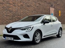 Vit Begagnad 2022 Renault Clio V Equilibre Halvkombi | 154 500 kr (Marknadspris)