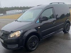 Svart Begagnad 2012 VW Caddy Minibuss | 44 500 kr (Marknadspris)