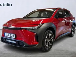Röd Begagnad 2023 Toyota bZ4X Style SUV | 399 000 kr (Bra pris)