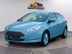 Grön Begagnad 2013 Ford Focus Electric Titanium Halvkombi | 107 900 kr